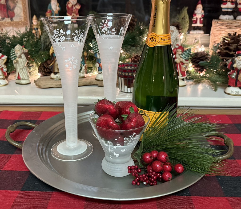 Winter Wonderland Snowflake Hollow Flute Set/2