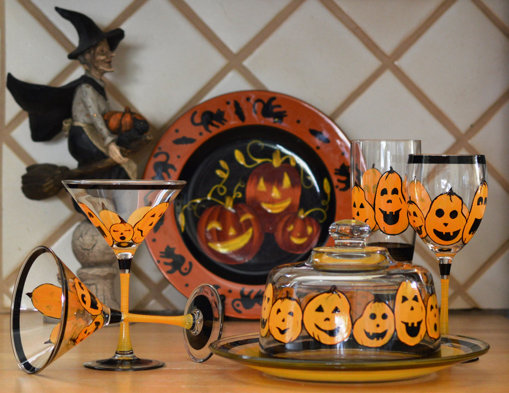 Pumpkin Family Cheese Dome - Golden Hill Studio
