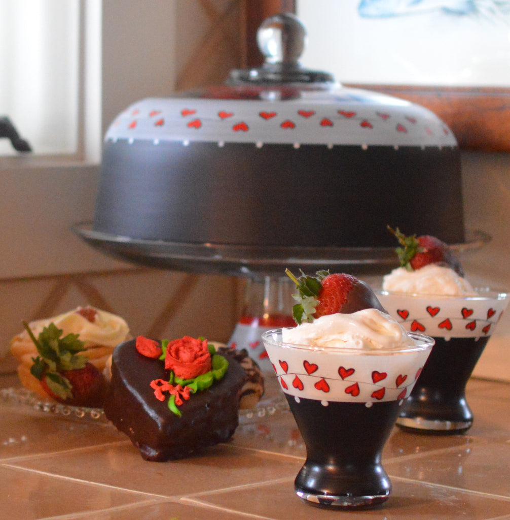Parisian L'Amour Cake Dome - Golden Hill Studio