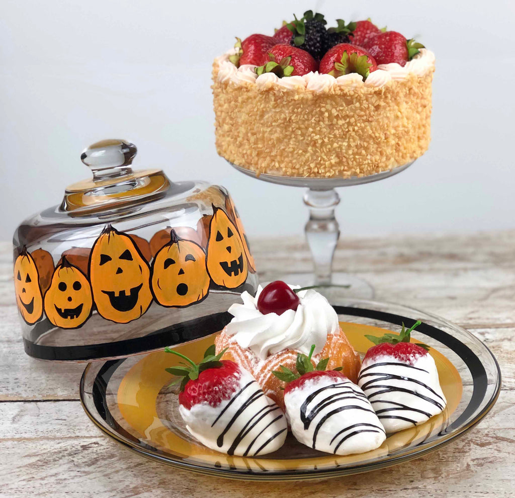Pumpkin Family Cheese Dome - Golden Hill Studio