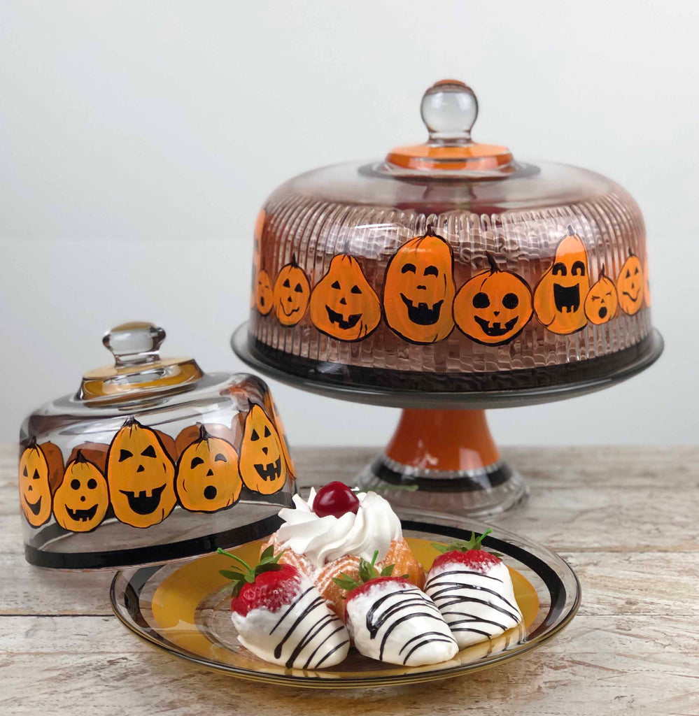 Pumpkin Family Cake Dome - Golden Hill Studio