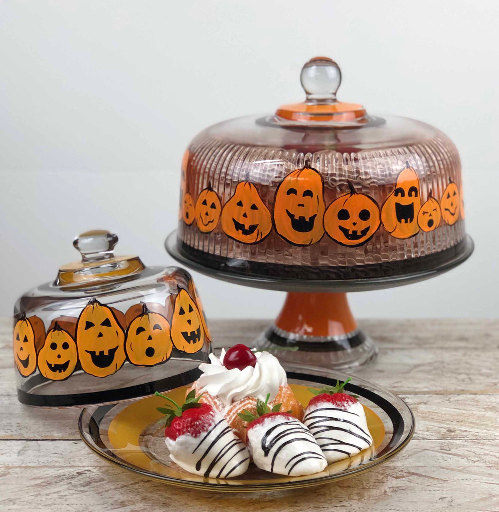 Pumpkin Family Cheese Dome - Golden Hill Studio
