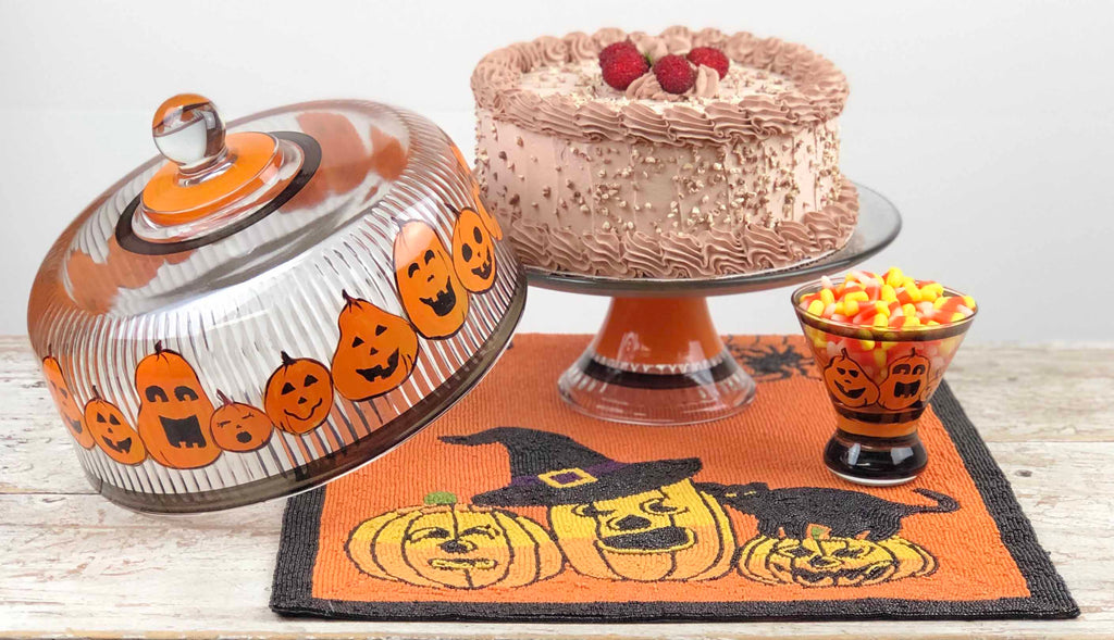Pumpkin Family Cake Dome - Golden Hill Studio