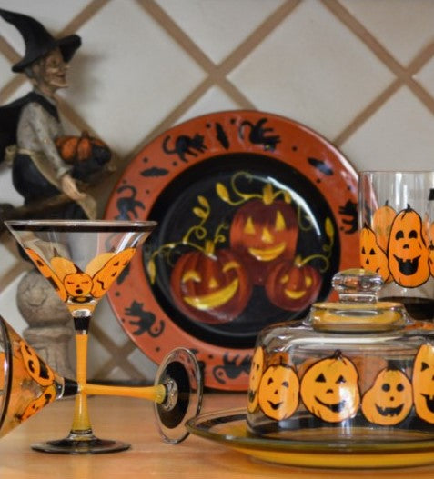 Pumpkin Family Cheese Dome - Golden Hill Studio