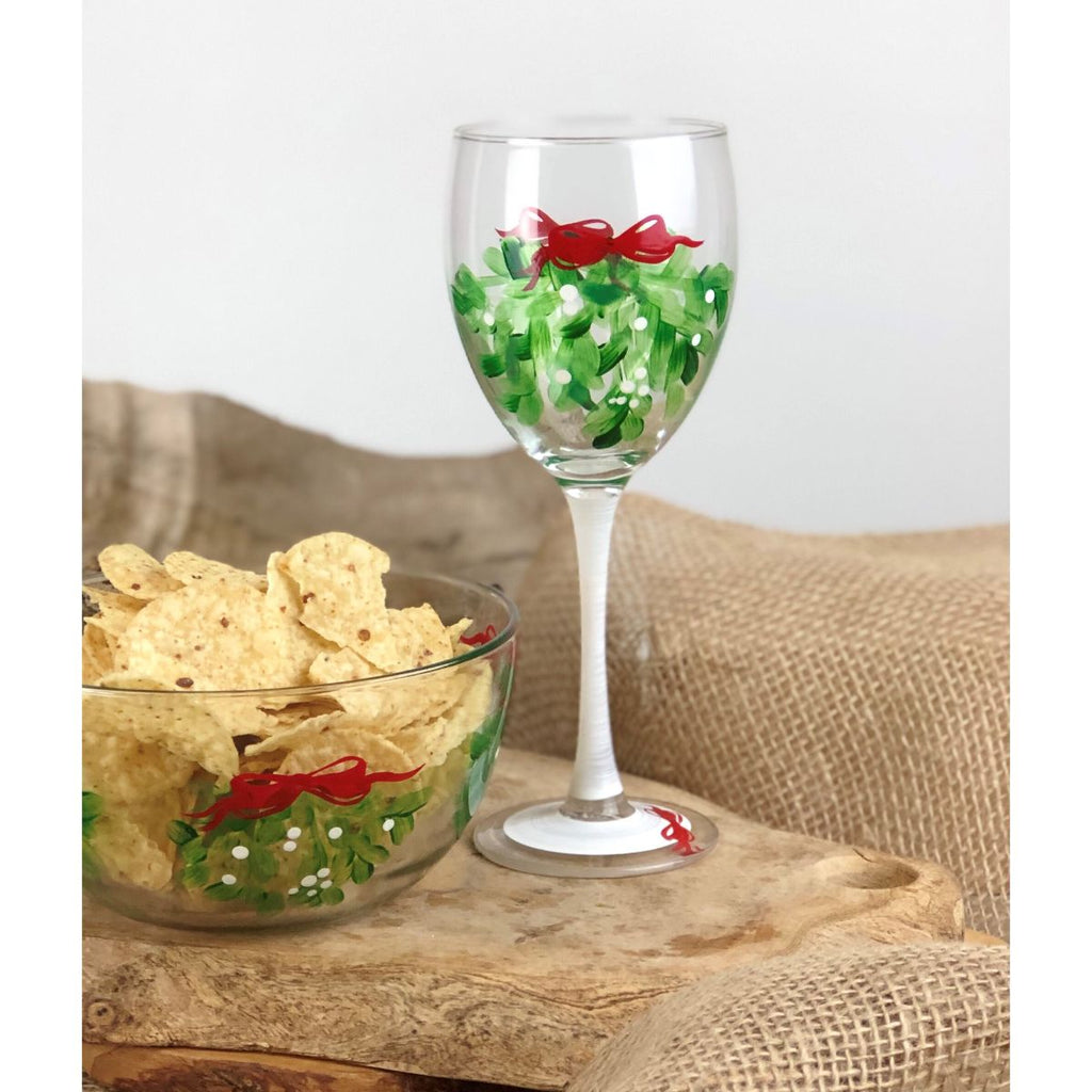Mistletoe Love Wine S/2 - Golden Hill Studio