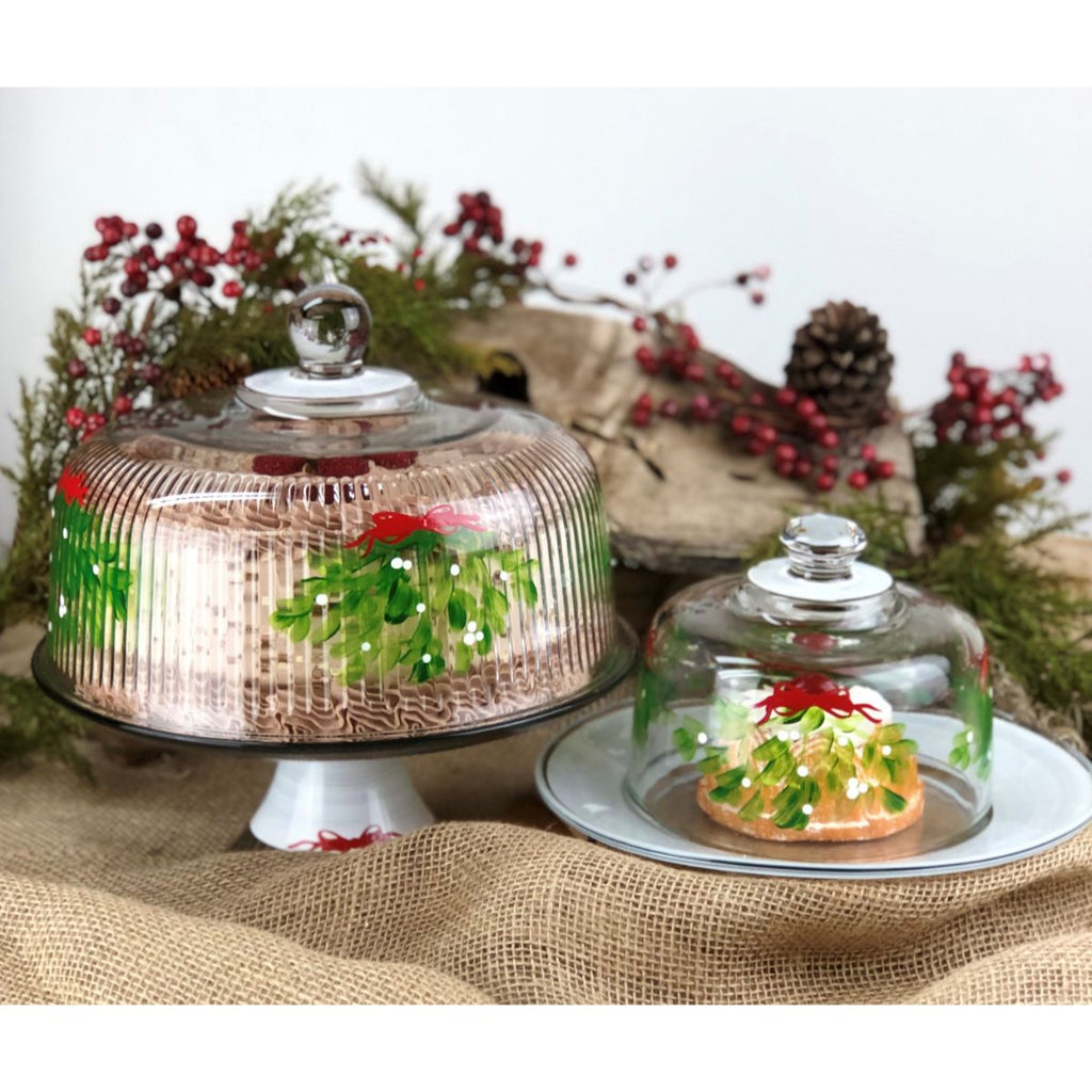 Mistletoe Love Cheese Dome - Golden Hill Studio
